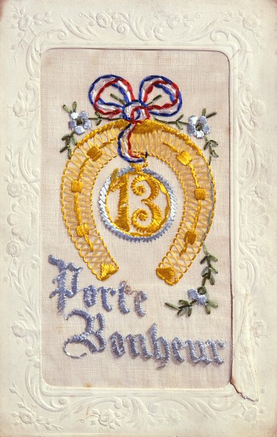Tarjeta bordada que representa amuletos de buena suerte, antes de 1914 (seda y cartón) de French School