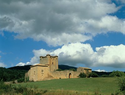 Vista exterior de la fortaleza, construida 1038-43 de French School