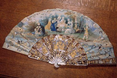 Abanico que representa un gusto campestre. Un grupo de nobles haciendo un picnic en un parque. Siglo XVIII Chantilly, Museo Condé de French School
