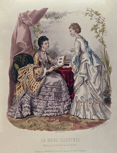 Placa de moda que muestra a damas con vestidos diseñados por Mme Breant-Castel y mirando álbumes de fotos, 1872 de French School