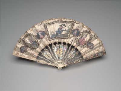 Abanico plegable con una escena de chinoiserie, retratos, figuras pastorales y bodegones, c.1780s de French School