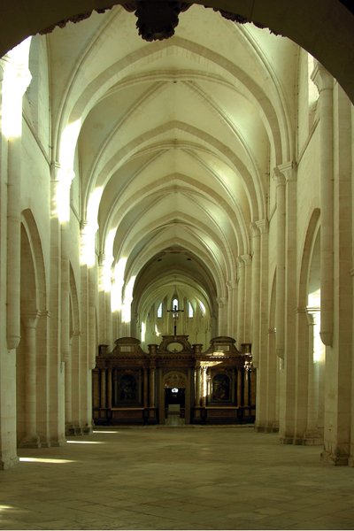 Interior de la Abadía Cisterciense de French School