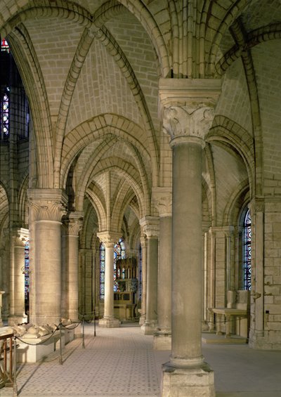 Vista interior del deambulatorio de French School