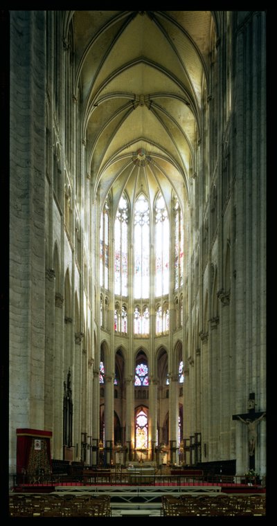 Vista interior del coro, comenzado después de 1284 de French School