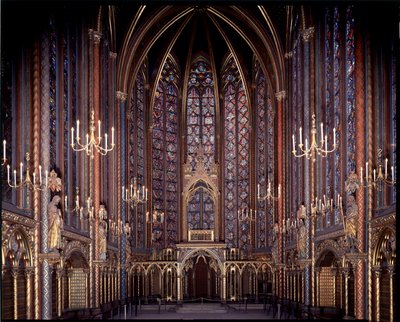 Vista interna de la capilla superior de la Sainte-Chapelle (1245 - 1248) en París, Francia de French School