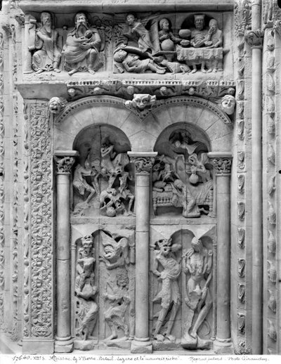 Lázaro y el hombre rico, del portal sur, c.1130 de French School