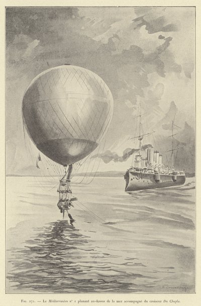 El Mediterráneo no 1 planeando sobre el mar acompañado del crucero Du Chayla de French School