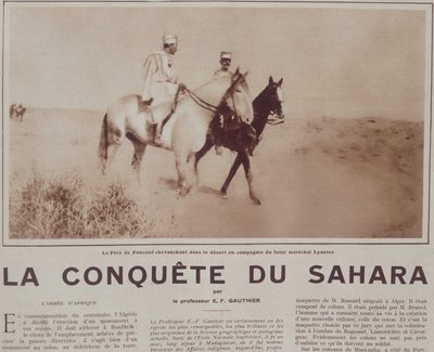 El padre Charles de Foucauld (1858-1916) cabalgando en el desierto con el futuro mariscal Hubert Lyautey (1854-1934) - en “Vu”, diciembre de 1929 de French School
