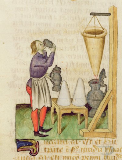Ms. Tractatus de Herbis por Dioscórides, fol.142r Fabricando Alcohol de French School