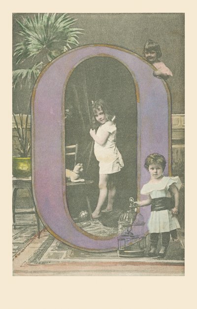Tres niños, una jaula de French School