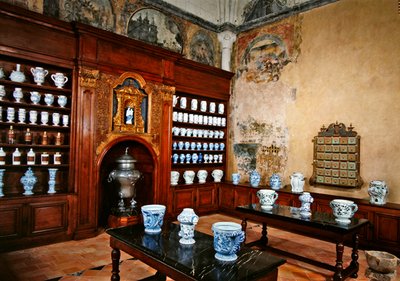 Farmacia del antiguo Hospital Saint-Jean de French School