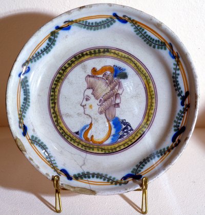 Retrato de María Antonieta - plato de loza de French School
