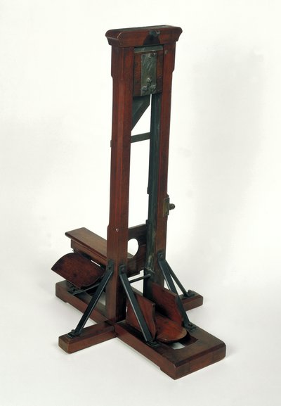 Modelo reducido de una guillotina (madera y metal) de French School