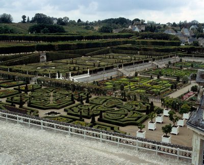 Arquitectura renacentista: vista de los jardines del Château de Villandry de French School
