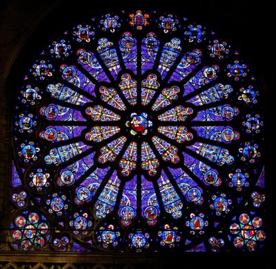 Rosetón con vidrio del siglo XIX después de un diseño medieval de French School