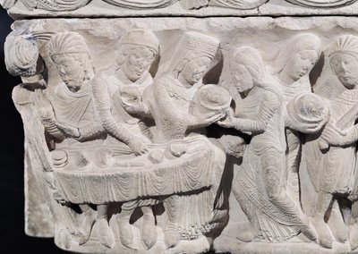 Salomé presentando la cabeza de San Juan Bautista en el banquete de Herodes, detalle de un relieve en un capitel (detalle) de French School