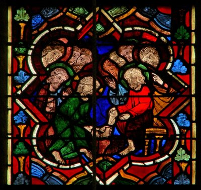 Escena en la ventana E que representa a Cristo lavando los pies de sus discípulos de French School
