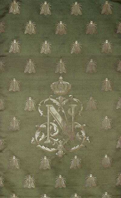 Sección de damasco verde y dorado con el emblema y el escudo real de Napoleón III (1808-73) de French School