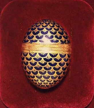 Bombonera de Sèvres en forma de huevo, 1762 de French School