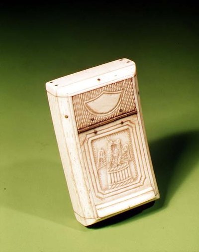 Caja de rapé, hecha por un prisionero de guerra, c.1790 de French School