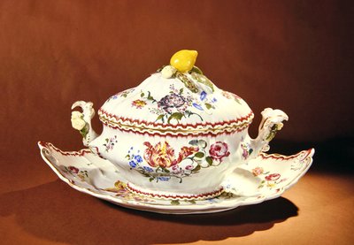 Sopera y plato de servicio de French School