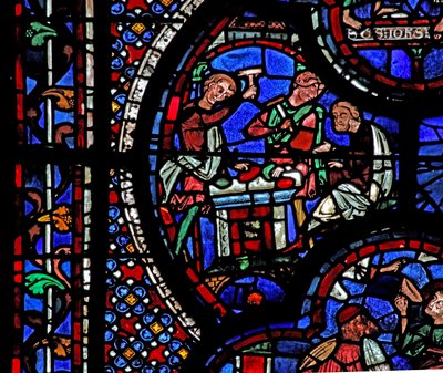 La ventana de San Juan: dos hombres rompen algunas gemas de French School