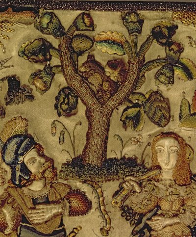 Bordado que representa una pareja bajo un árbol, detalle de la tapa de un cofre de French School