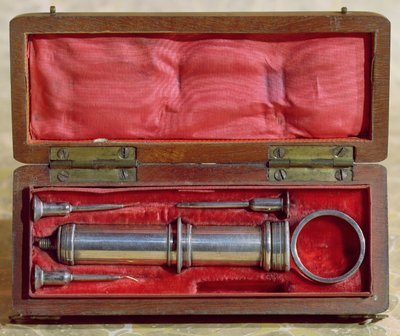Jeringa inventada por Charles-Gabriel Pravaz (1791-1853) en 1853 de French School