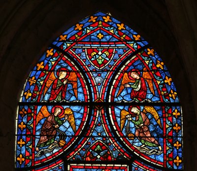 La ventana de la Muerte y Glorificación de la Virgen María - sección superior de French School