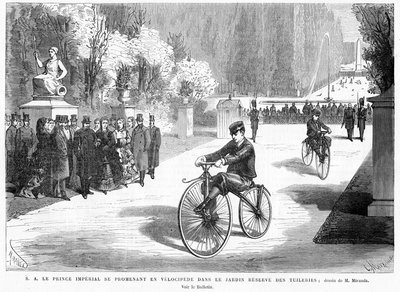 El príncipe imperial, observado por sus padres, el emperador y la emperatriz, muestra su habilidad en ciclismo en un velocípedo Michaux en los Jardines de las Tullerías, París, 1869 de French School