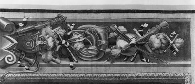 Tapiz de las Estaciones, borde, instrumentos musicales, c.1670, Fábrica de Gobelinos (detalle) de French School