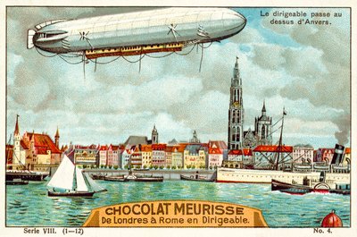 El dirigible pasando sobre Amberes de French School