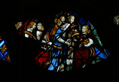 La ventana rosa oeste que representa una escena del Libro de Apocalipsis: siete ángeles ante Dios recibiendo siete trompetas (8:2) de French School