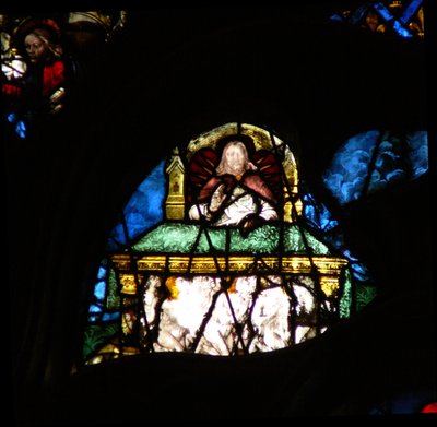 La ventana rosa oeste representando una escena del Libro de Apocalipsis: Almas de los mártires bajo el altar de Cristo (6:9-10) de French School