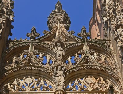 Tracería sobre la puerta sur de French School