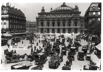 Tráfico frente a la Ópera de París, 1890-99 de French School