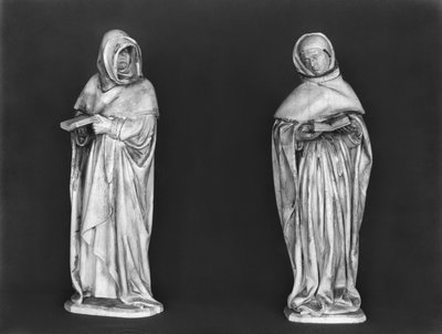 Dos dolientes, de la tumba del Duque Jean de Berry (1340-1416) c.1450-53 (alabastro) de French School