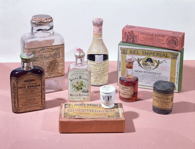 Varias medicinas farmacéuticas de French School