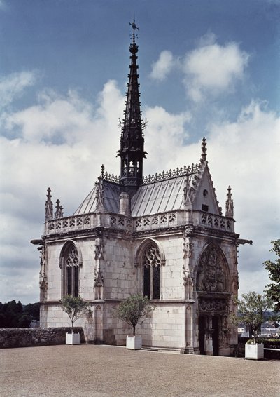 Vista de la Capilla Saint-Hubert del Chateau Amboise, terminada en 1493 de French School