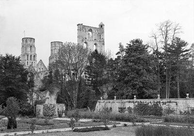 Vista del exterior de la iglesia, c.1052-67 de French School