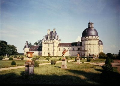 Vista de la fachada este, edificio comenzado en 1540 de French School