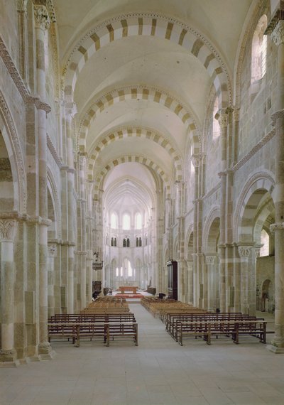 Vista del interior de la nave, c.1120-50 de French School