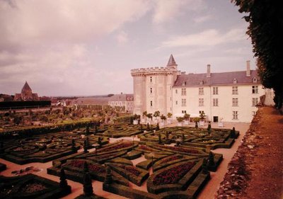 Vista del torreón y jardines de French School