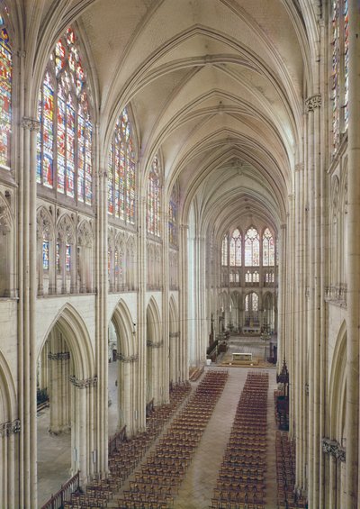 Vista de la nave y el coro, construida entre 1314 y el siglo XV de French School