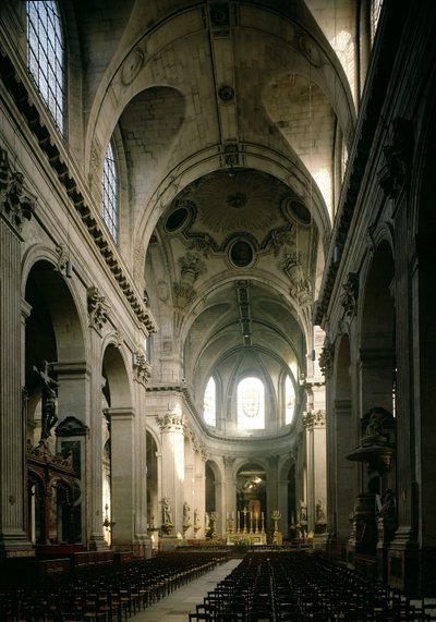 Vista de la nave hacia el coro, construida entre 1646-1780 de French School