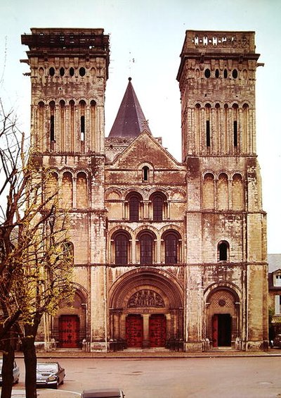 Vista de la fachada oeste de La Trinité, Abbaye aux Dames de French School