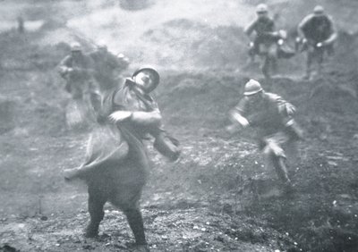 Soldado francés de la Primera Guerra Mundial herido por disparos durante un avance en el Frente Occidental de French School