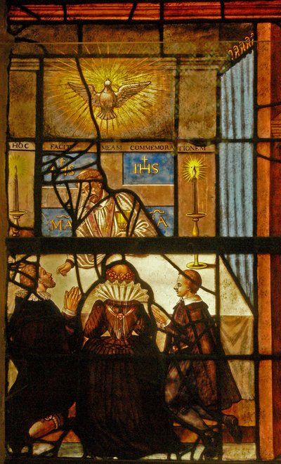 Ventana Charnier-6 que representa la Pascua de Resurrección y la Santa Comunión de French School