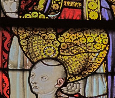 Ventana que representa a Donante con tocado de mariposa de French School