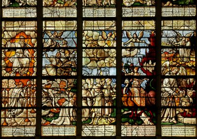 Ventana que representa escenas del Libro de la Revelación de French School